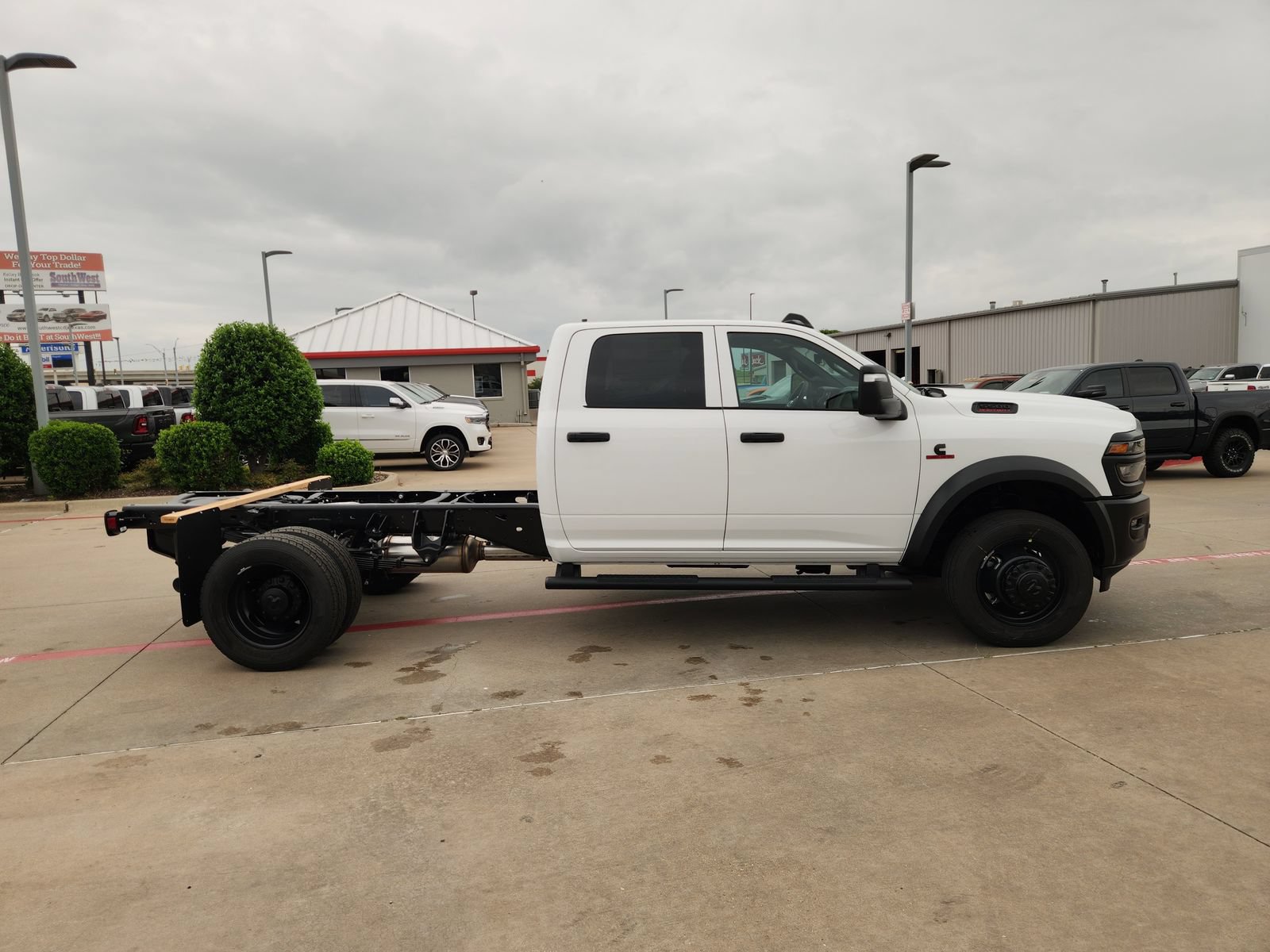 New 2026 RAM 5500 Tradesman AWD/4WD image 7