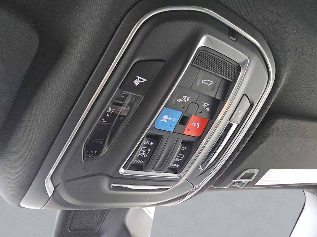 New 2025 Jeep Grand Cherokee L Altitude image 31