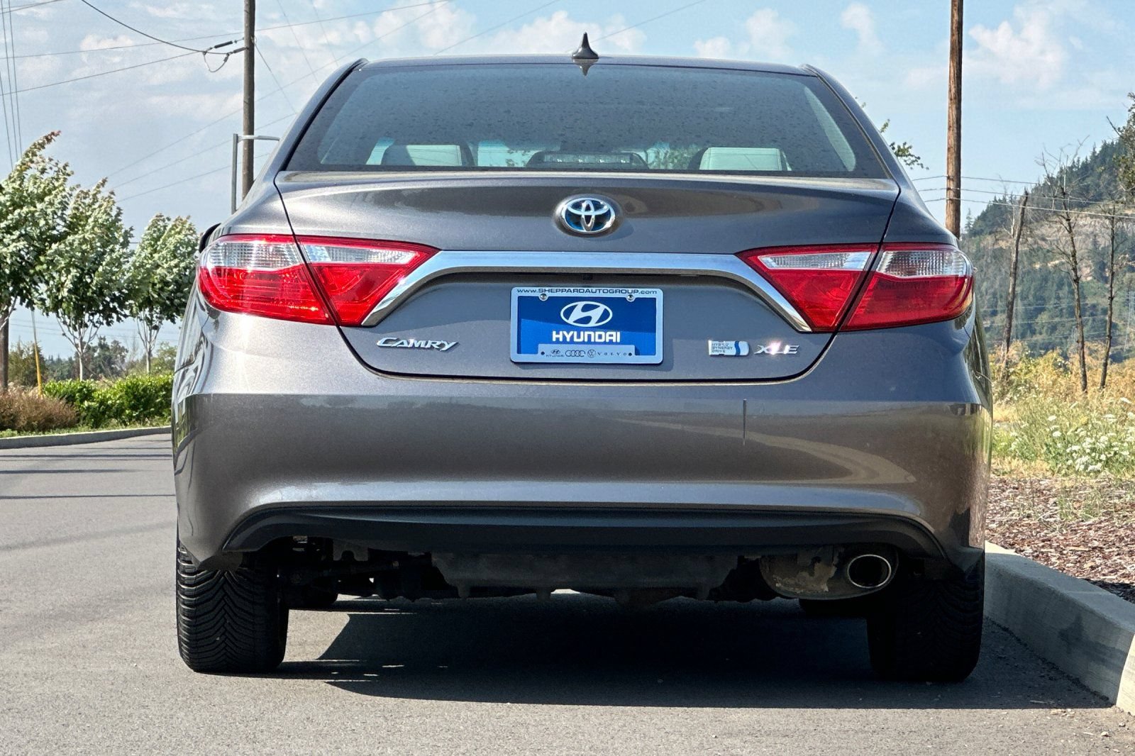 Used 2016 Toyota Camry XLE w/ Moonroof Package FWD image 4
