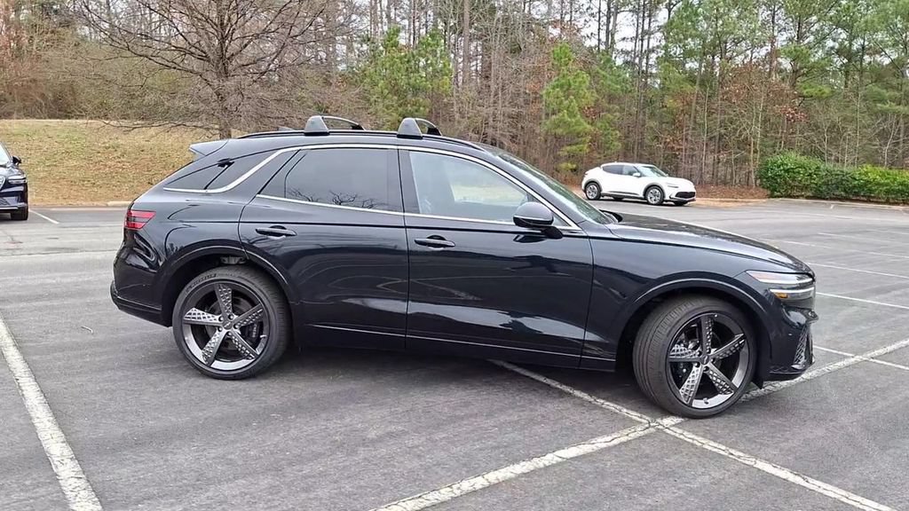 Used 2025 Genesis GV70 3.5T Sport w/ Sport Advanced Package AWD/4WD image 9