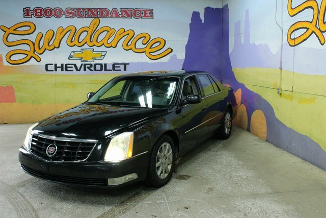 Used 2010 Cadillac DTS Premium image 2