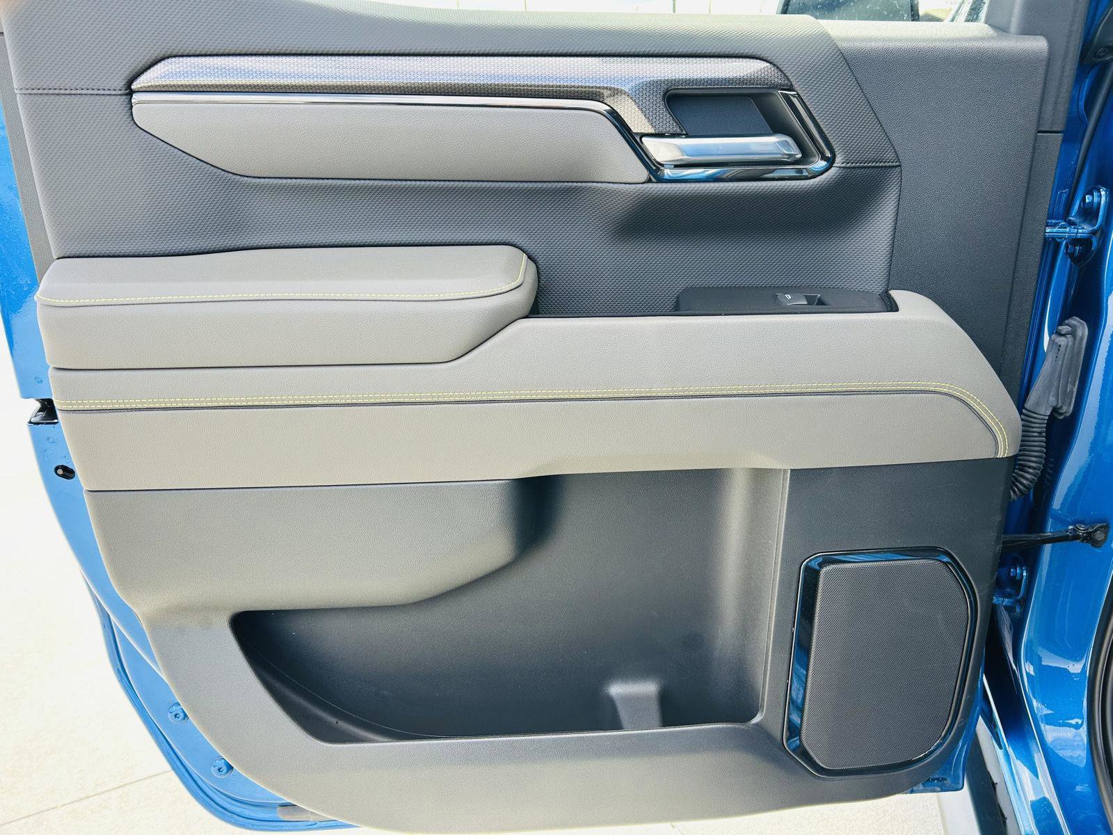 Used 2022 Chevrolet Silverado 1500 ZR2 w/ Technology Package image 31