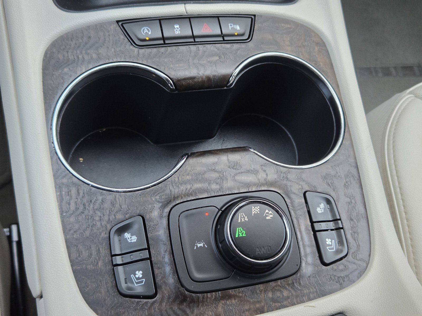 Certified 2023 GMC Acadia Denali w/ Denali Ultimate Package AWD/4WD image 24