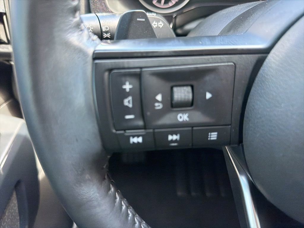 Used 2024 Nissan Pathfinder SV FWD image 24