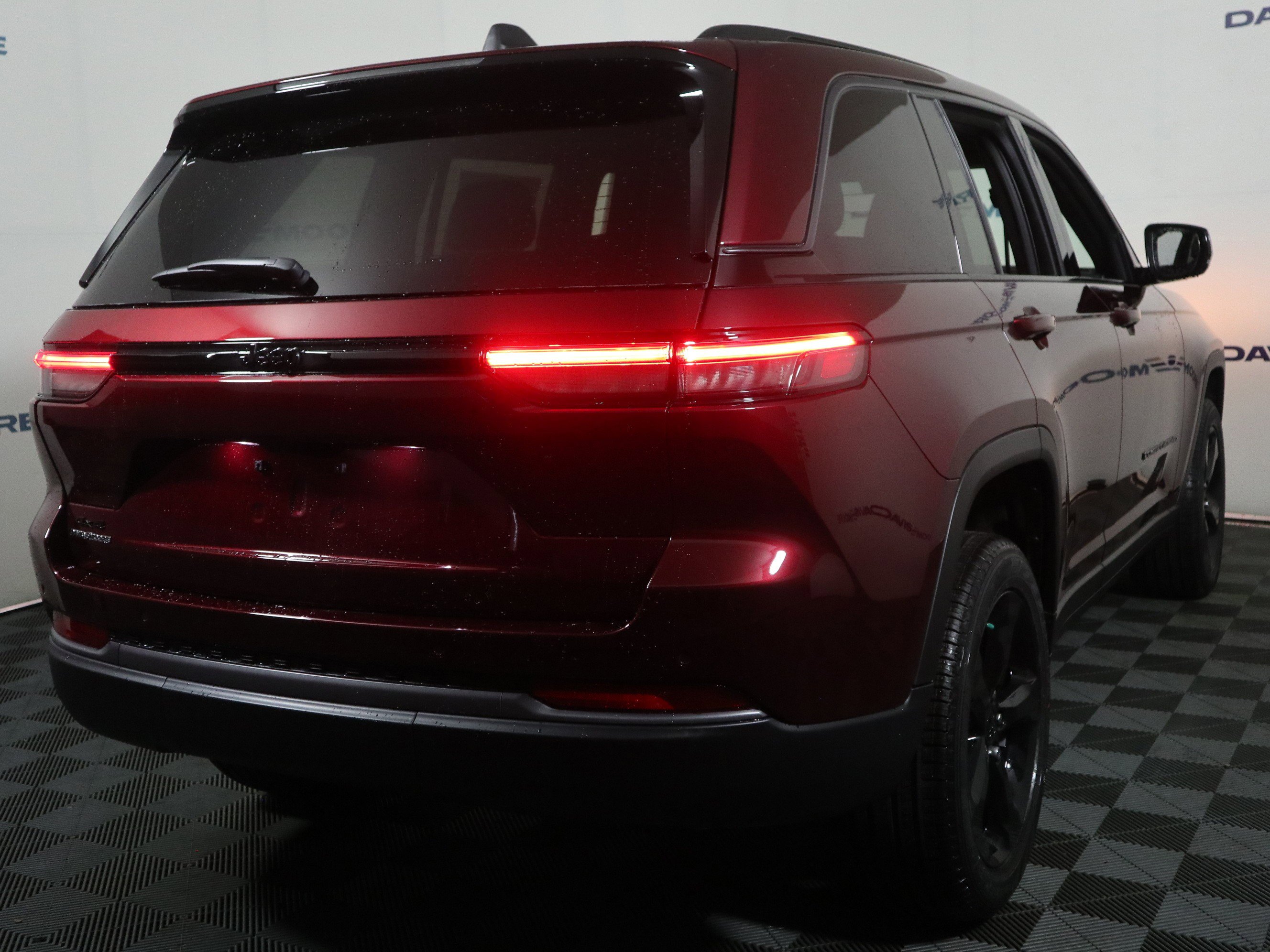 New 2026 Jeep Grand Cherokee Limited w/ Limited Altitude Package AWD/4WD image 6