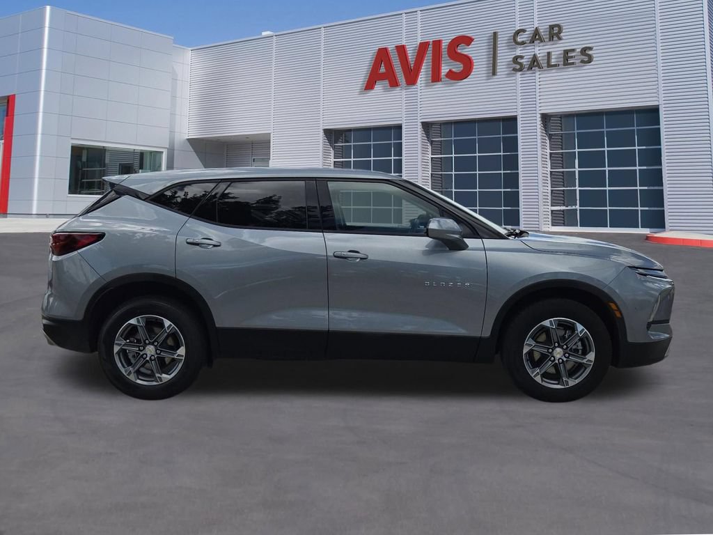 Used 2025 Chevrolet Blazer LT AWD/4WD image 5