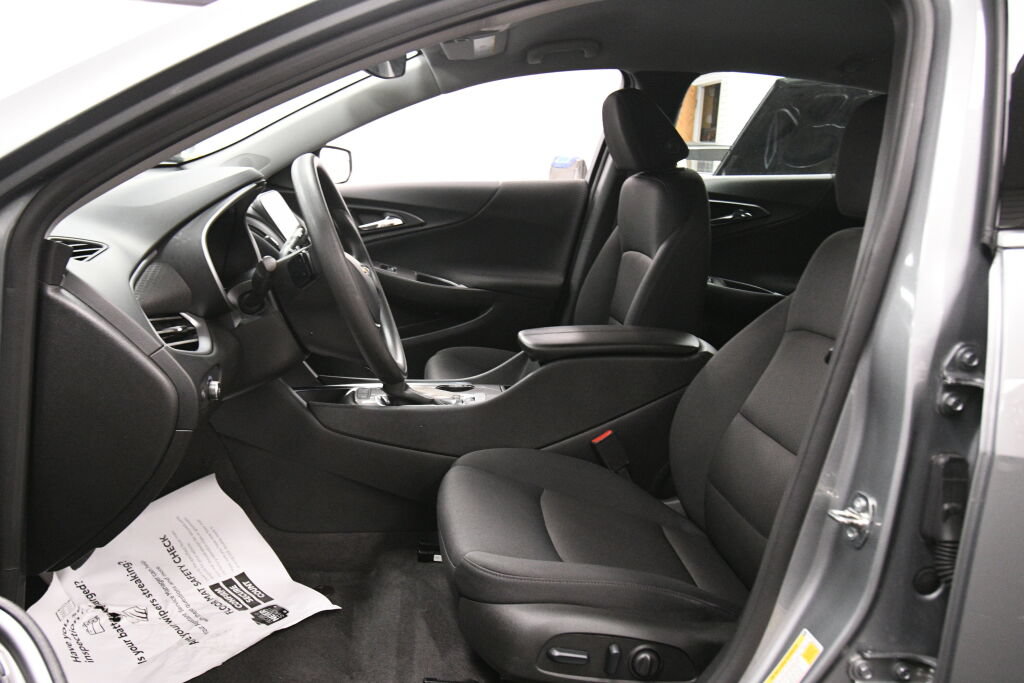 Used 2024 Chevrolet Malibu LT FWD image 9