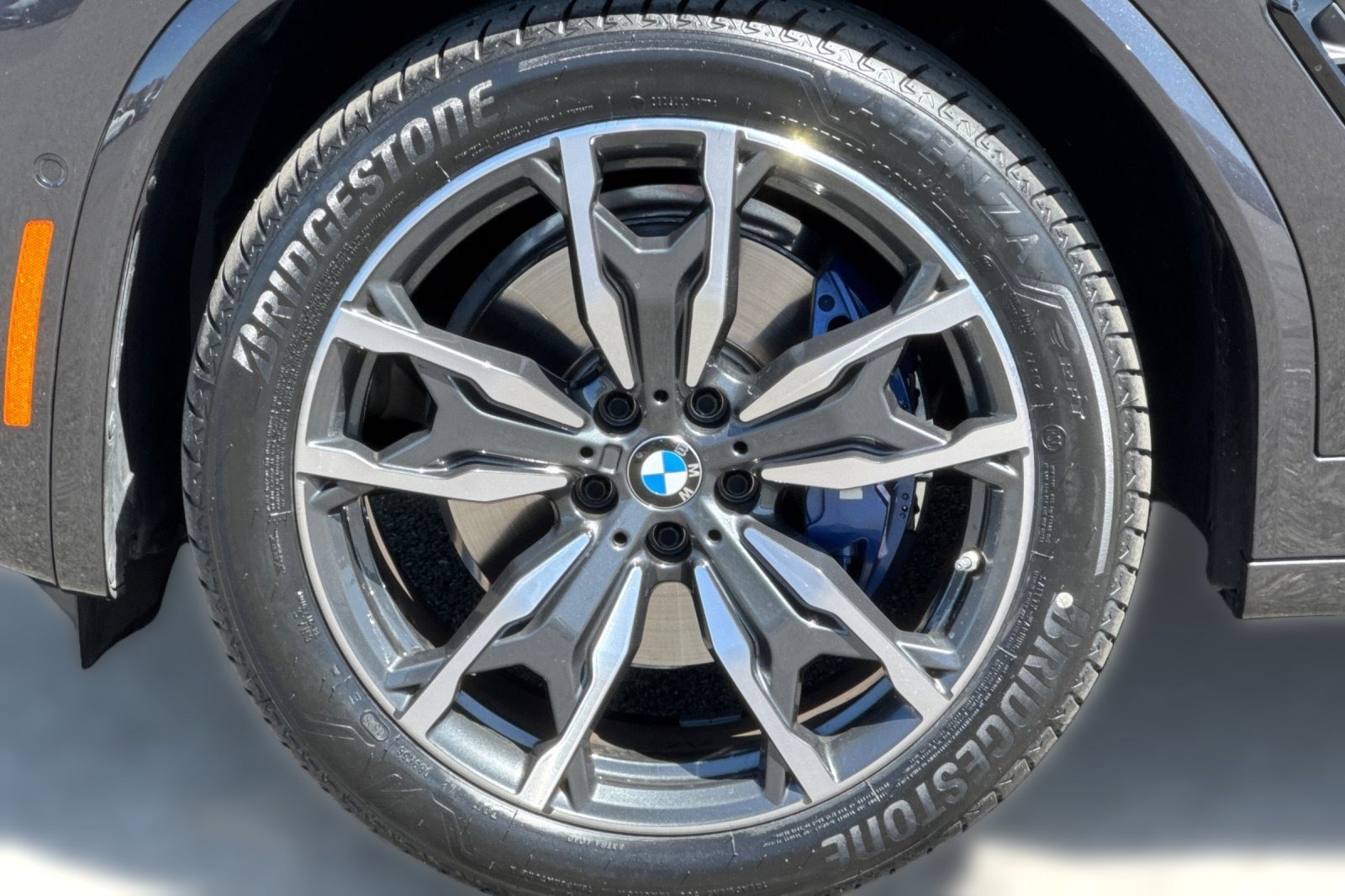Used 2023 BMW X4 M40i w/ Premium Package image 11