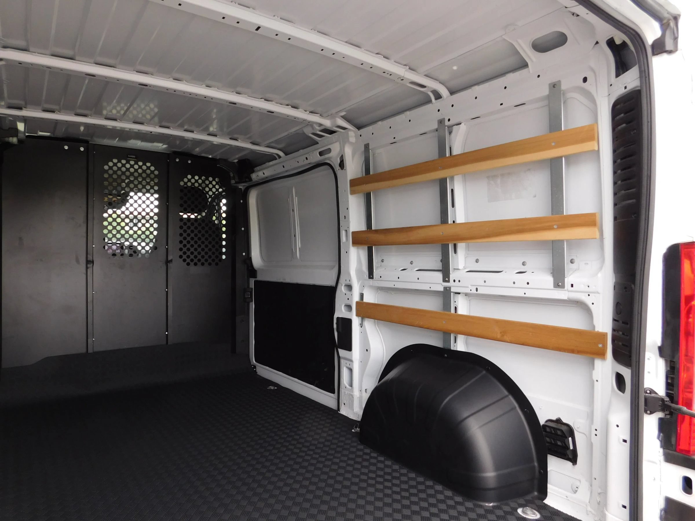 Used 2025 RAM ProMaster 2500 w/ U-Haul Equipment Group FWD image 8