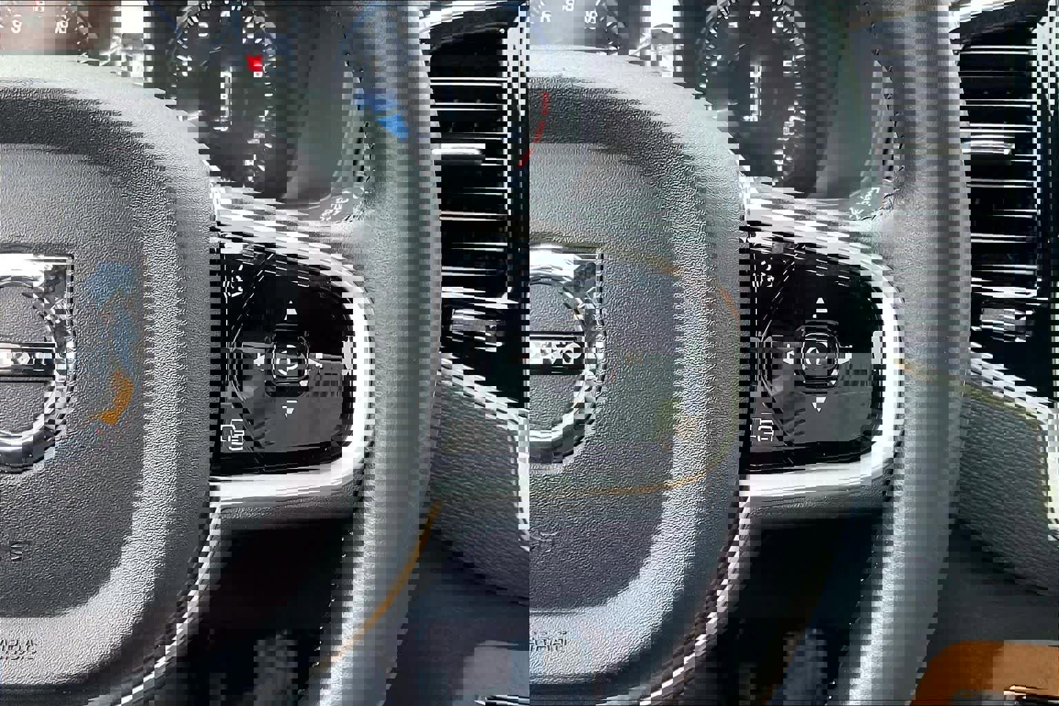 Used 2017 Volvo XC90 T6 Inscription w/ Vision Package image 22