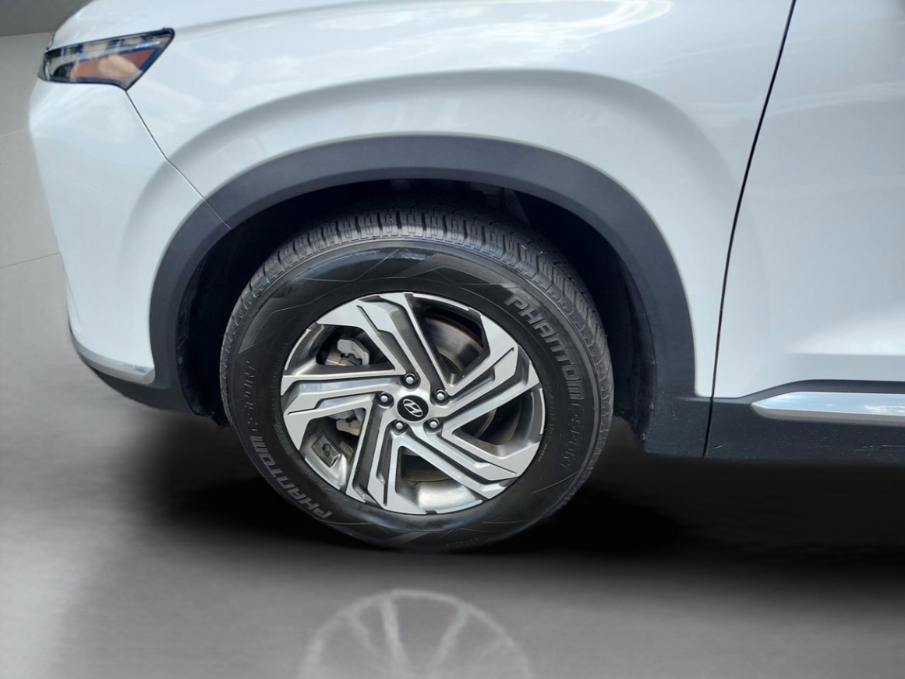 Used 2021 Hyundai Santa Fe SEL w/ Convenience + Premium Package FWD image 32