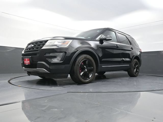 Used 2017 Ford Explorer XLT AWD/4WD image 35