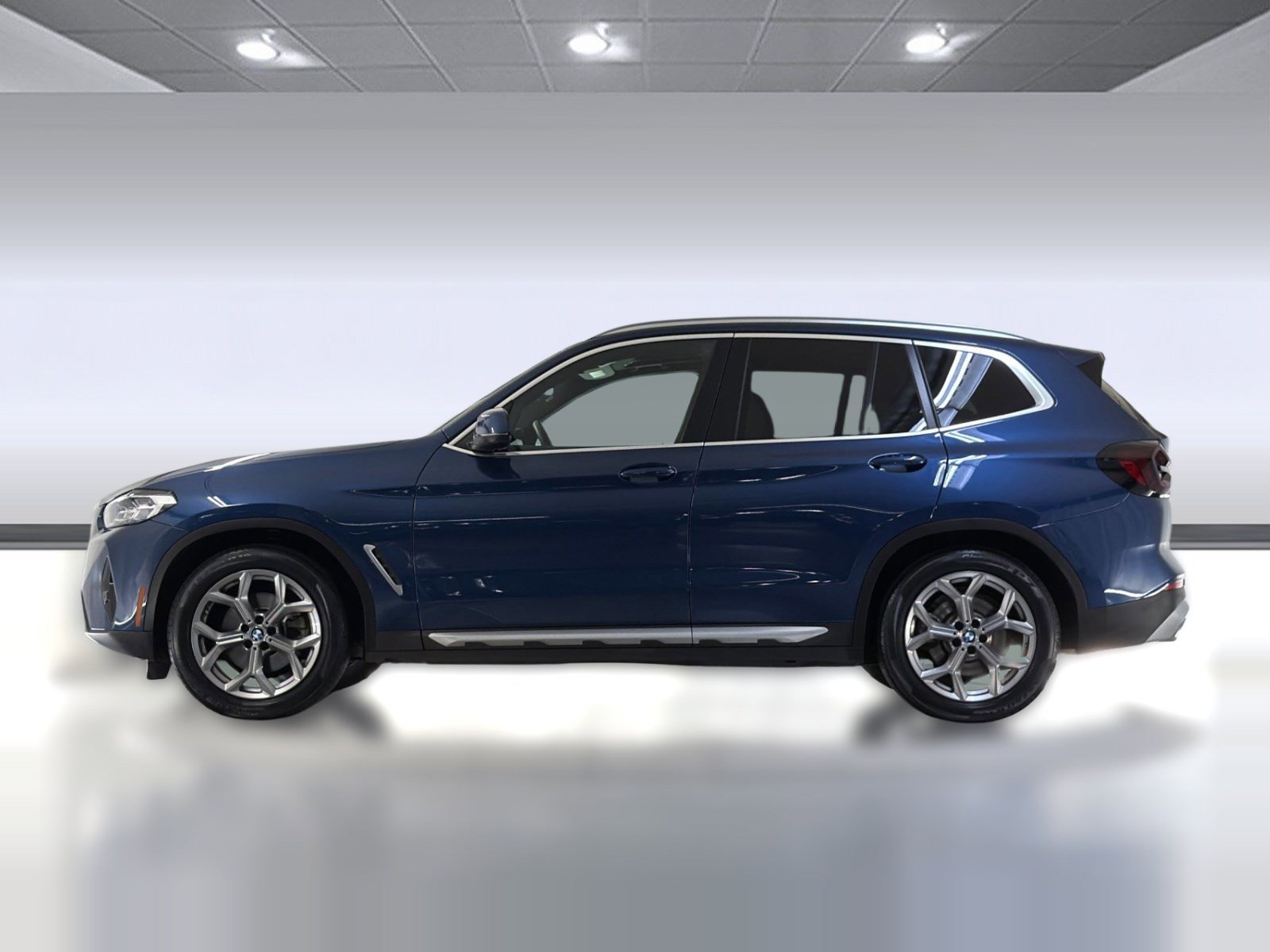 Used 2023 BMW X3 sDrive30i w/ Convenience Package RWD image 2