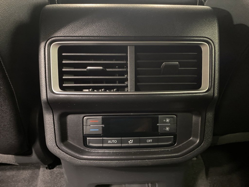 Used 2025 Volkswagen Atlas SE image 20