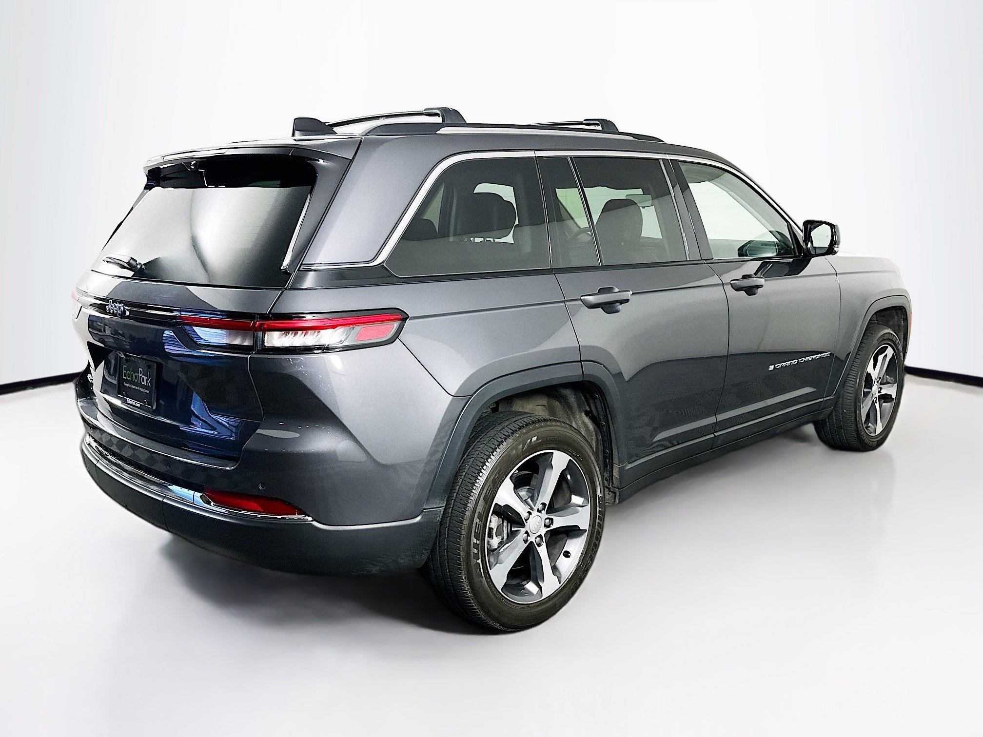 Used 2023 Jeep Grand Cherokee 4WD 4xe w/ Luxury Tech Group II image 9
