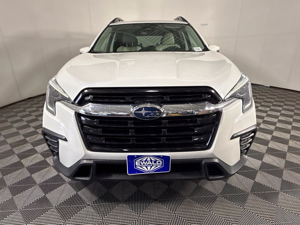 Used 2023 Subaru Ascent Limited AWD/4WD image 3