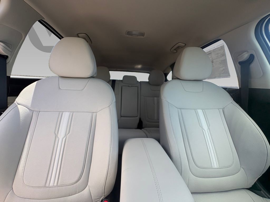 New 2026 Hyundai Tucson SEL FWD image 2