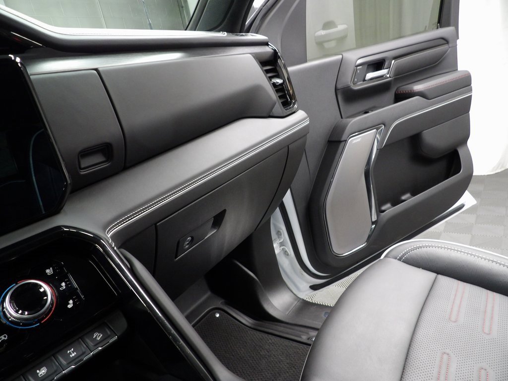 Used 2025 GMC Sierra 2500 AT4X image 11