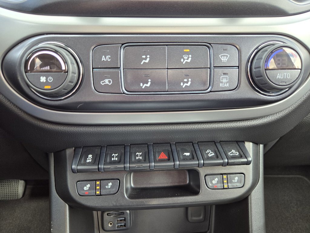 Used 2021 Chevrolet Colorado ZR2 w/ ZR2 Dusk Special Edition image 22