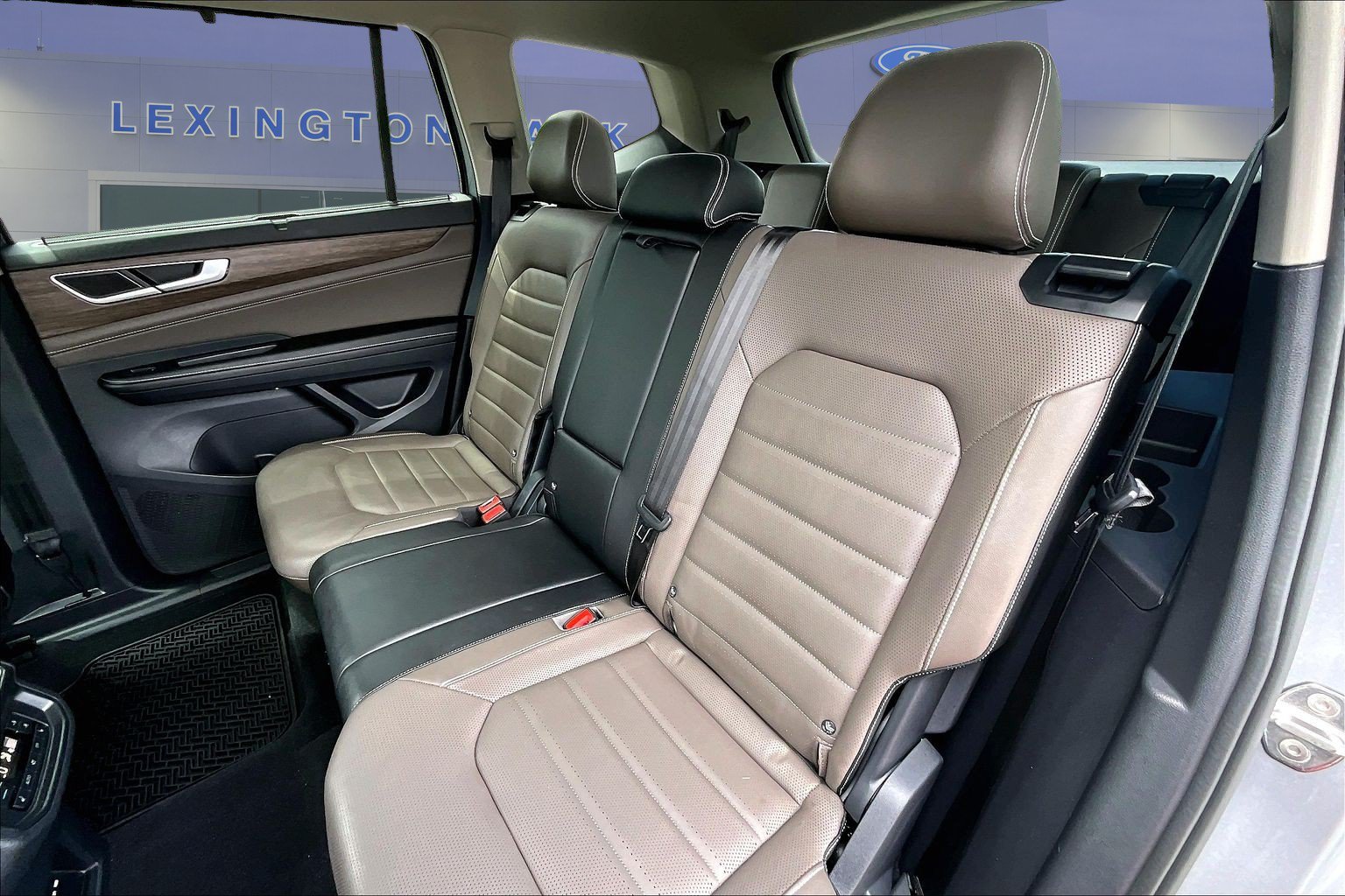 Used 2025 Volkswagen Atlas SEL AWD/4WD image 22