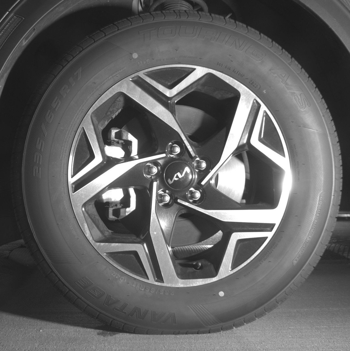 Used 2024 Kia Sportage LX image 12