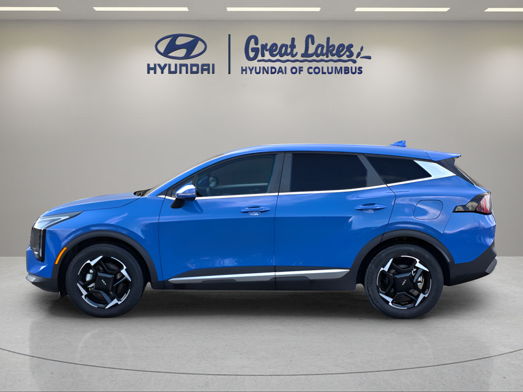 Used 2026 Kia Sportage EX FWD image 2