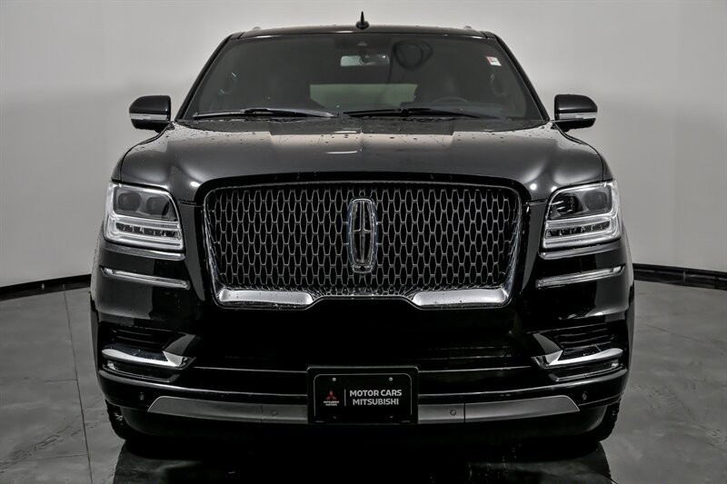 Used 2018 Lincoln Navigator L Reserve w/ Technology Package image 4