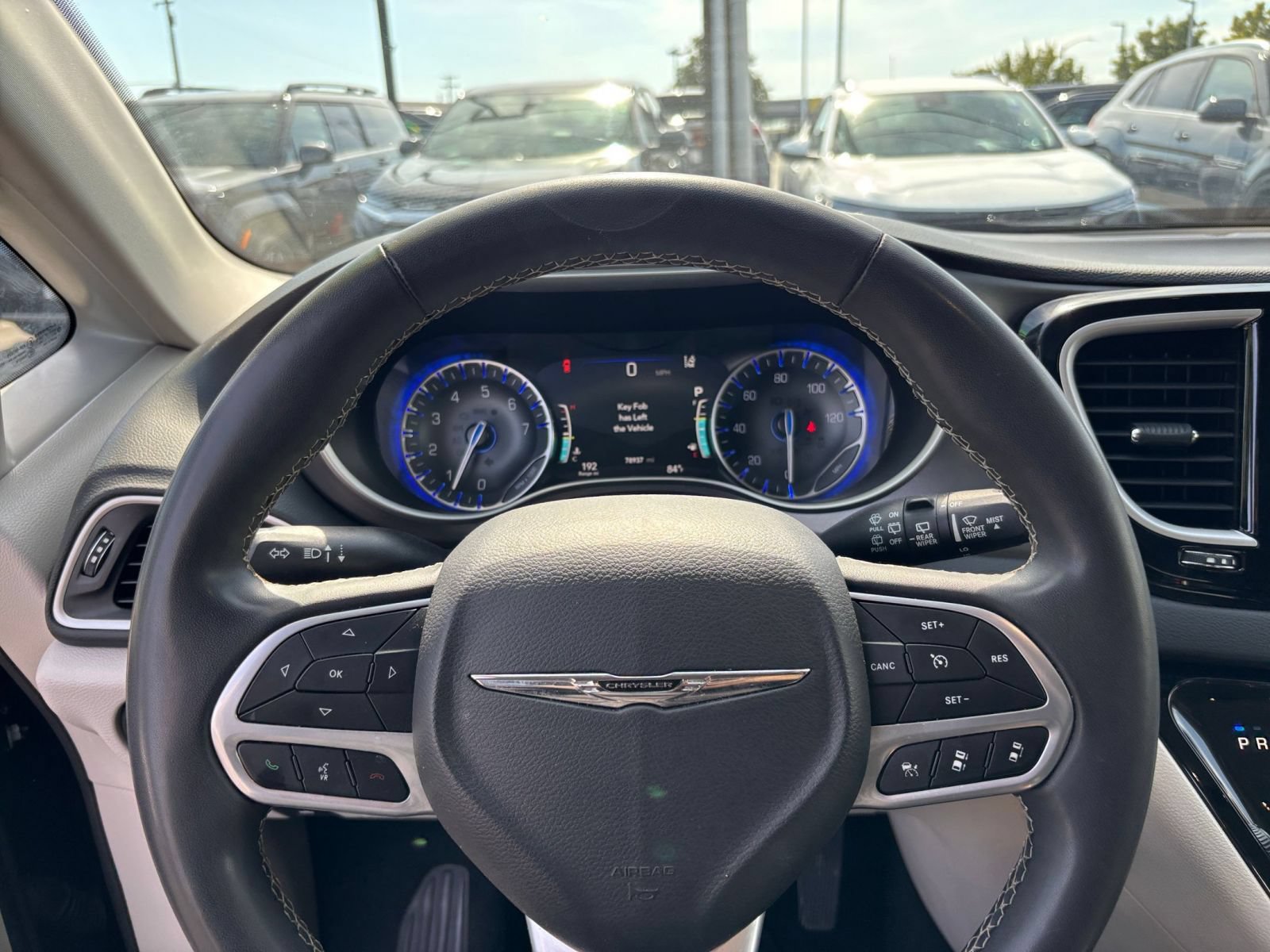 Used 2023 Chrysler Pacifica Touring-L FWD image 29