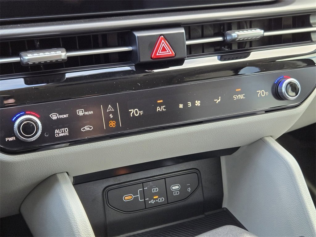 New 2026 Kia Sportage EX w/ EX Panorama Roof Package image 14