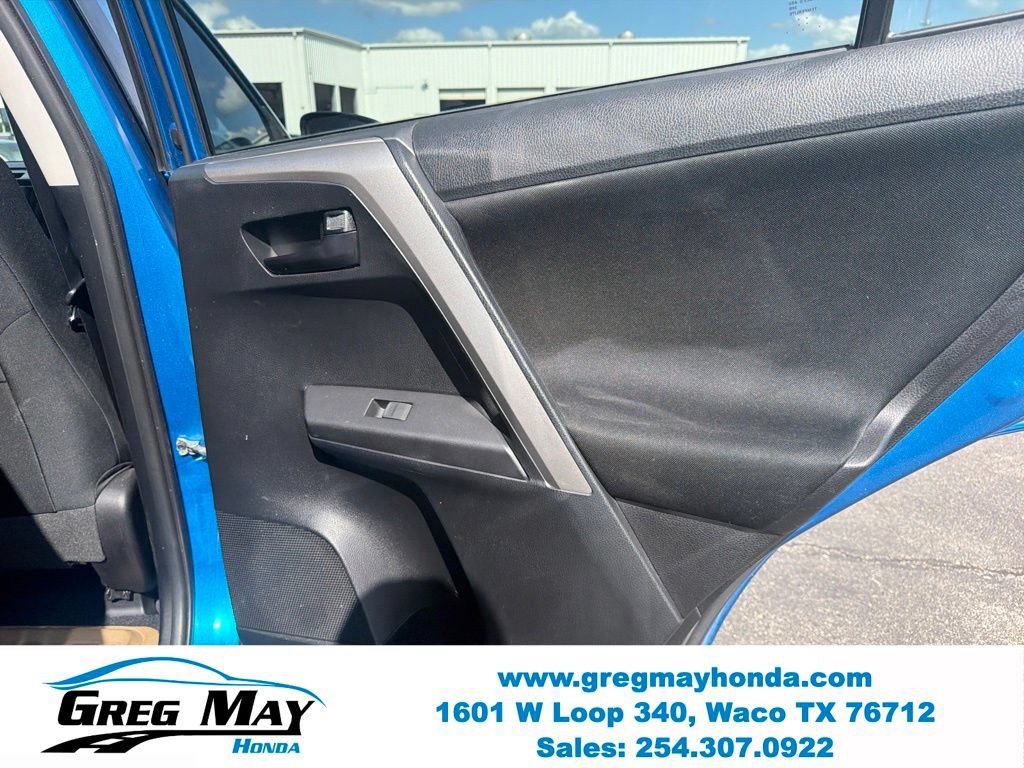 Used 2016 Toyota RAV4 LE FWD image 25