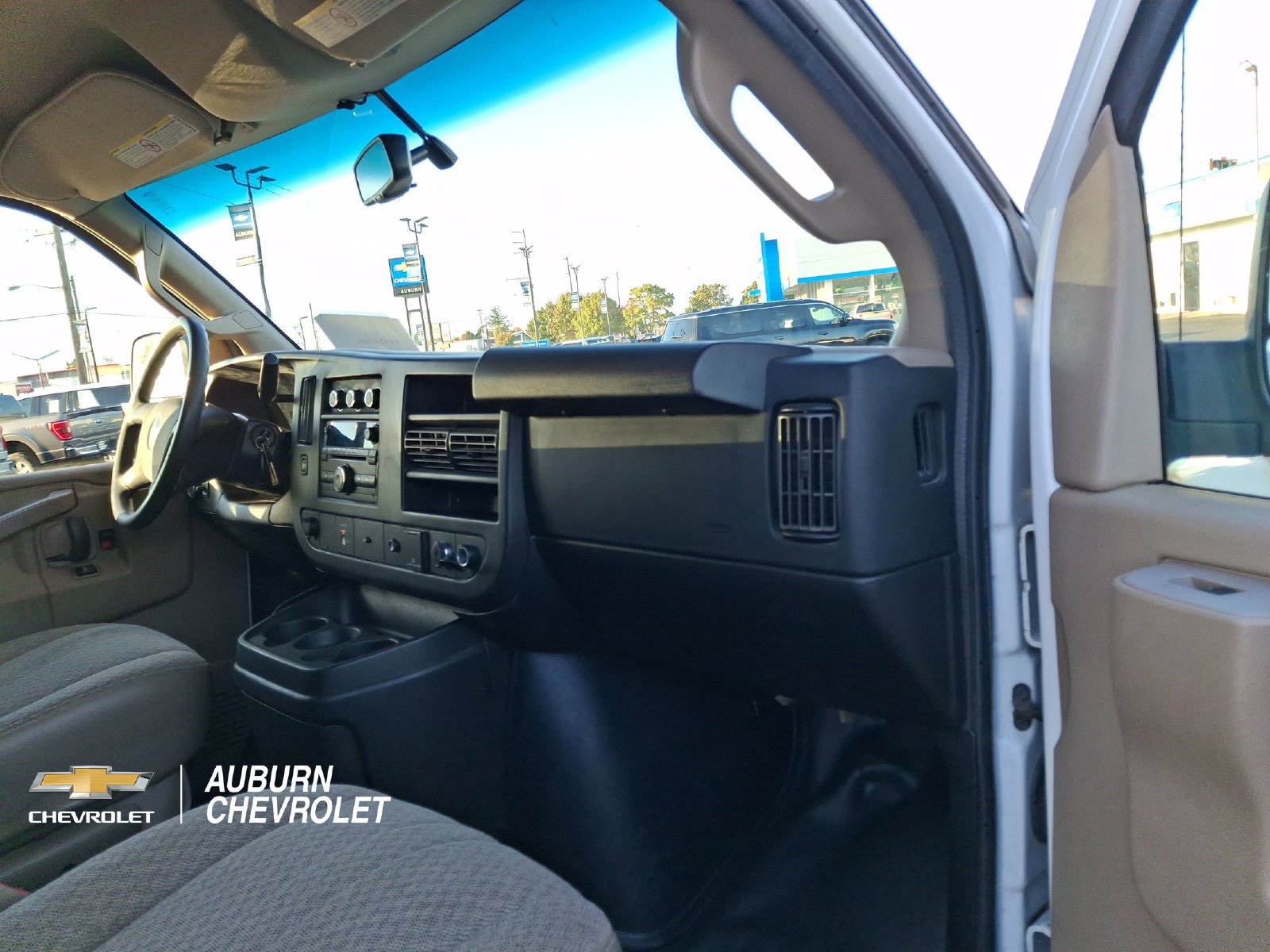 Used 2017 Chevrolet Express 2500 Extended RWD image 22