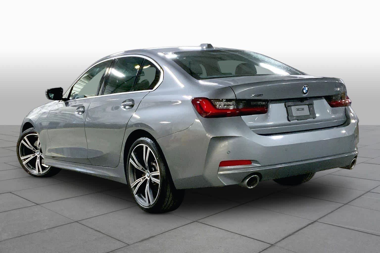 Used 2024 BMW 330i xDrive Sedan w/ Premium Package AWD/4WD image 12