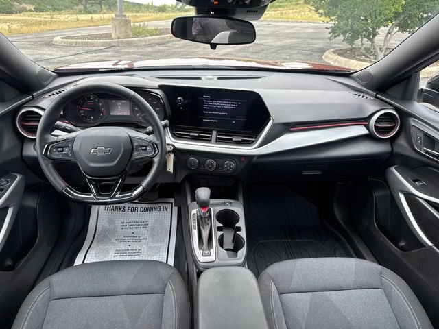 Certified 2025 Chevrolet Trax RS w/ Sunroof Package FWD image 15