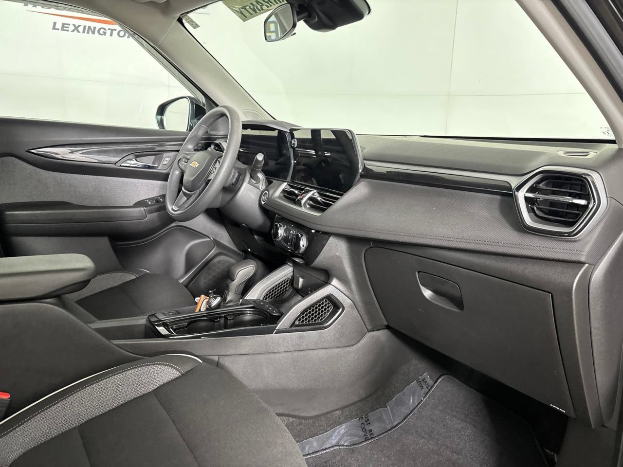 Used 2024 Chevrolet TrailBlazer LT AWD/4WD image 29