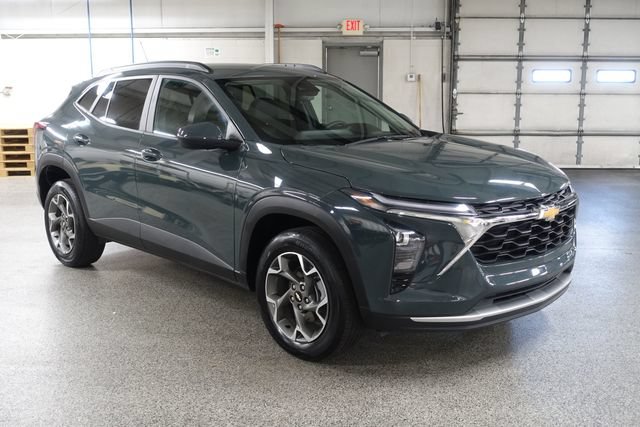 Used 2025 Chevrolet Trax LT