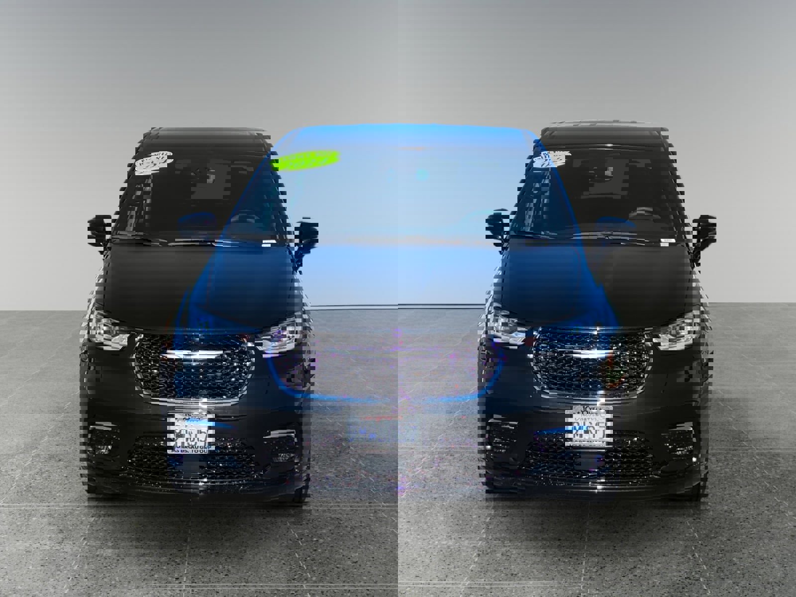 Used 2024 Chrysler Pacifica Touring image 8