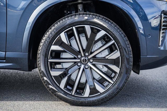 New 2026 Volvo XC90 B6 Ultra w/ Protection Package image 17