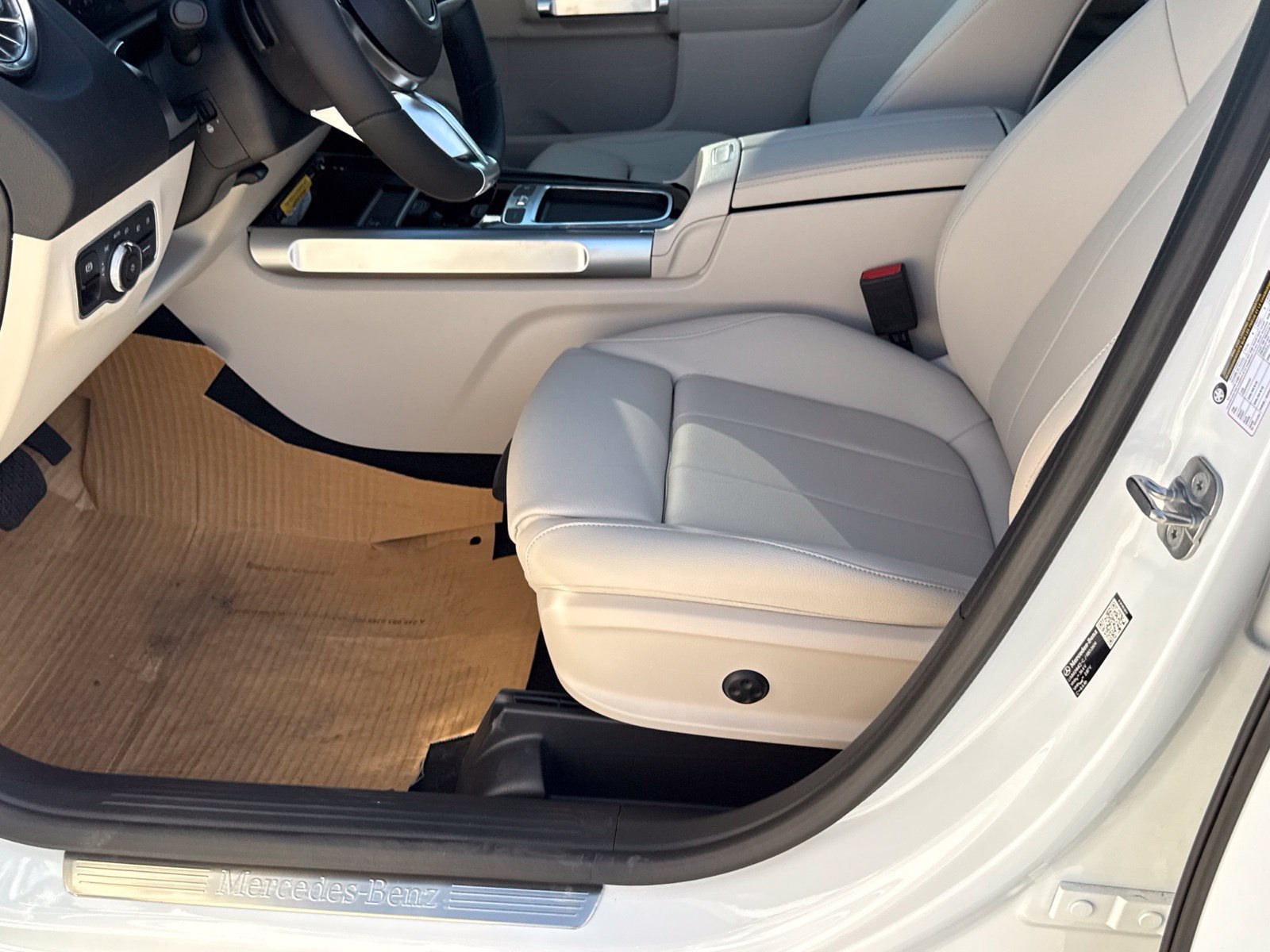 New 2026 Mercedes-Benz GLB 250 4MATIC image 19