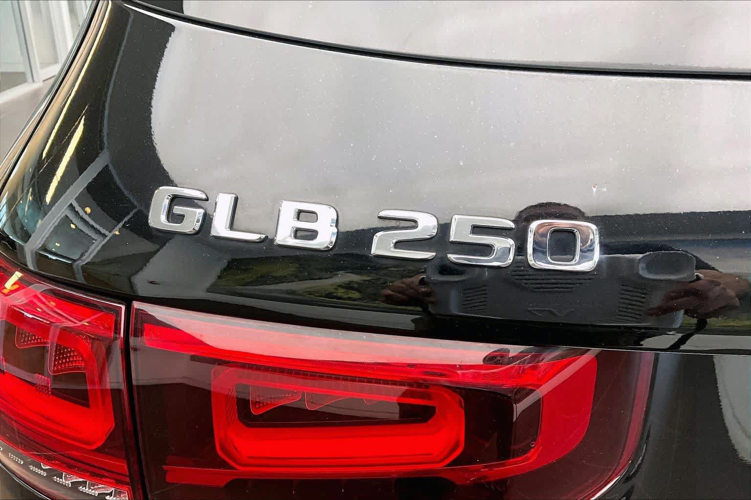 Used 2021 Mercedes-Benz GLB 250 image 31