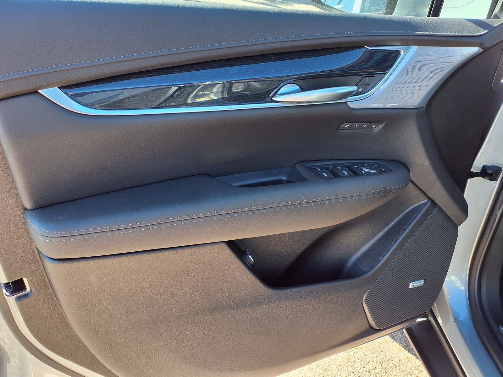 New 2026 Cadillac XT5 Premium Luxury w/ LPO, Floor Liner Package AWD/4WD image 11