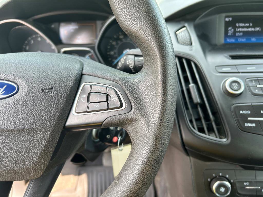 Used 2016 Ford Focus SE w/ SE Power Seat Package image 21