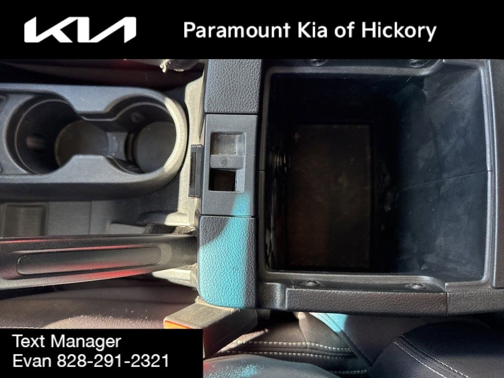 Used 2013 Jeep Wrangler Unlimited Sahara w/ Dual Top Group image 21