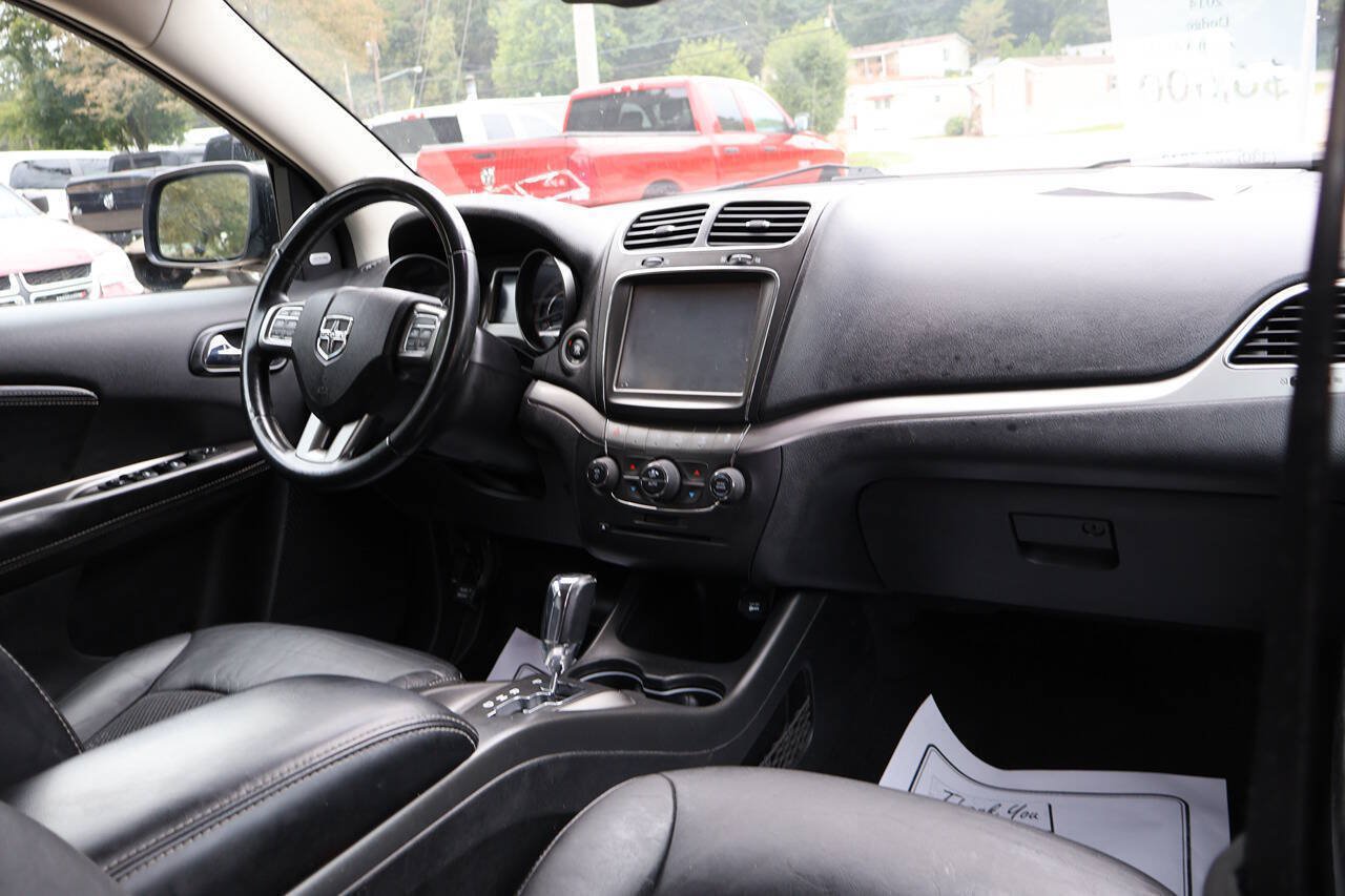 Used 2014 Dodge Journey Crossroad w/ Flexible Seating Group FWD image 28