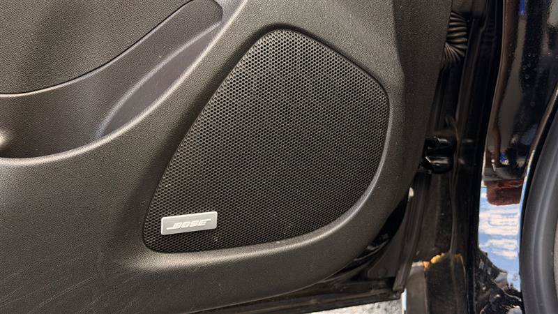 Used 2018 Chevrolet Malibu Premier w/ Premier Sun and Wheel Package FWD image 23