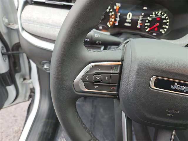 Used 2024 Jeep Compass Latitude image 9