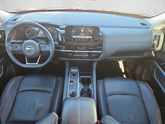 Used 2023 Nissan Pathfinder SL image 18