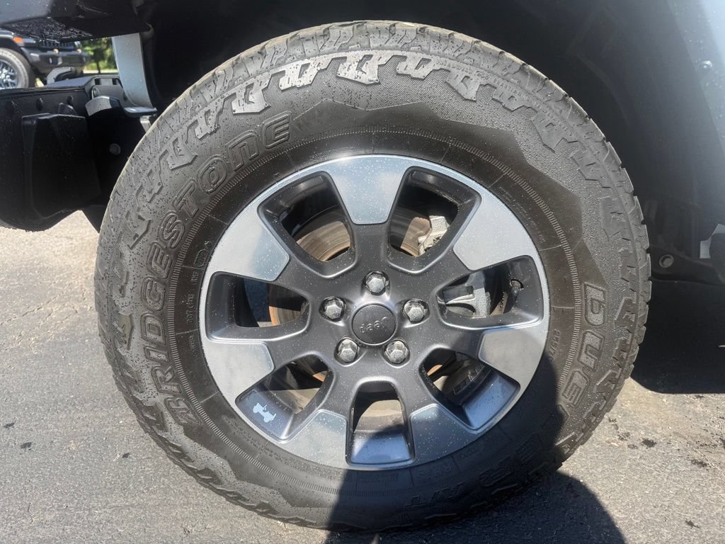 Certified 2019 Jeep Wrangler Unlimited Sahara AWD/4WD image 11