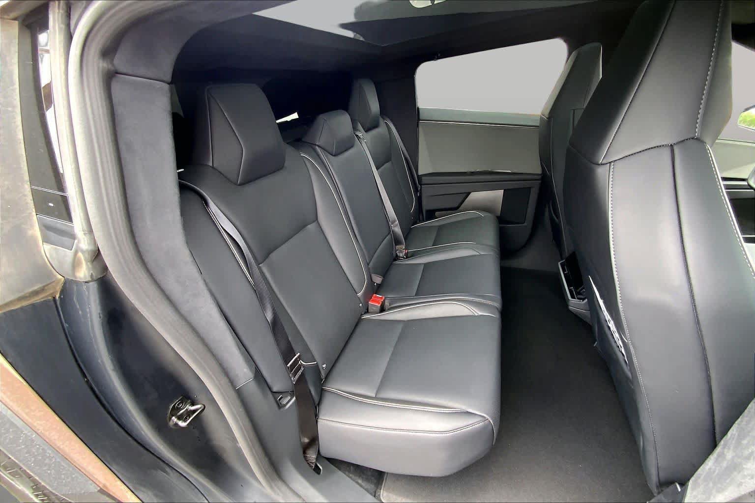 Used 2025 Tesla Cybertruck AWD Crew Cab image 19