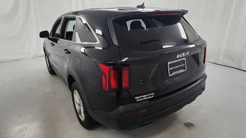 Used 2023 Kia Sorento LX AWD/4WD image 5