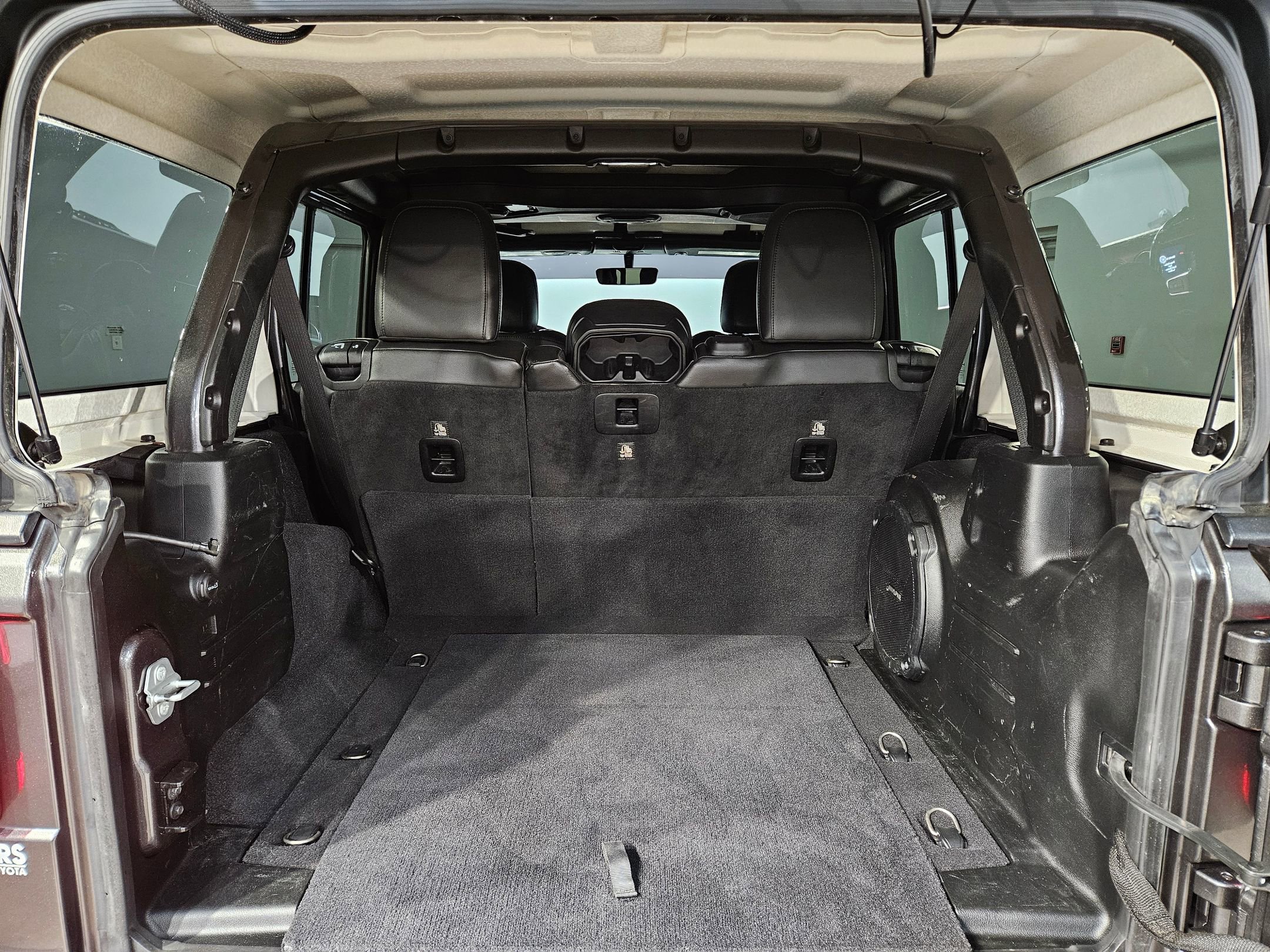 Used 2018 Jeep Wrangler Unlimited Rubicon image 18